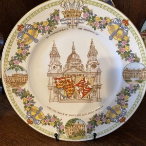 1981 comparative wedding plate Charles and Diana