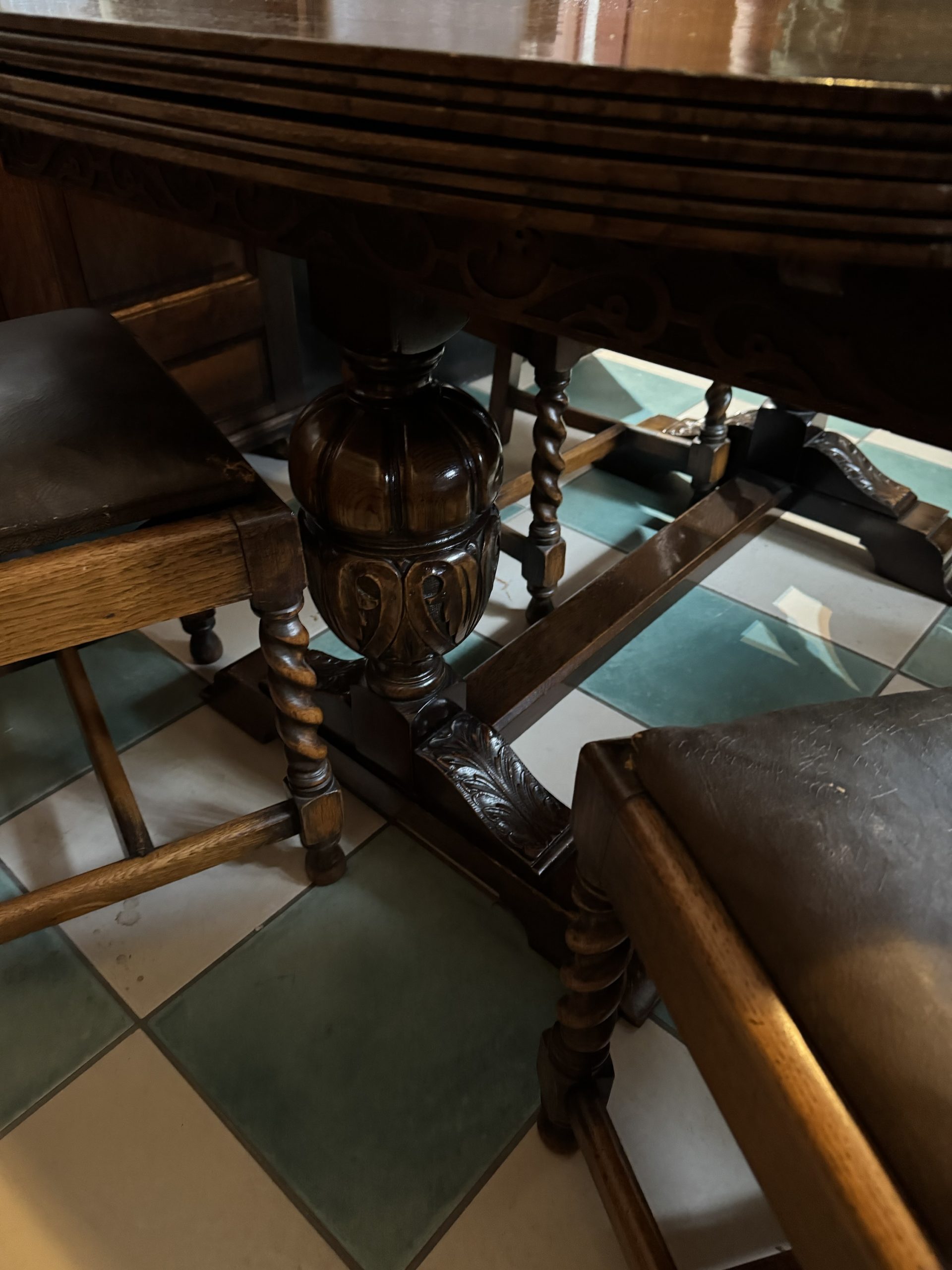 Antique 1900’s Tiger Striped Oak Draw Leaf Expanding Dining Room Table - Image 10