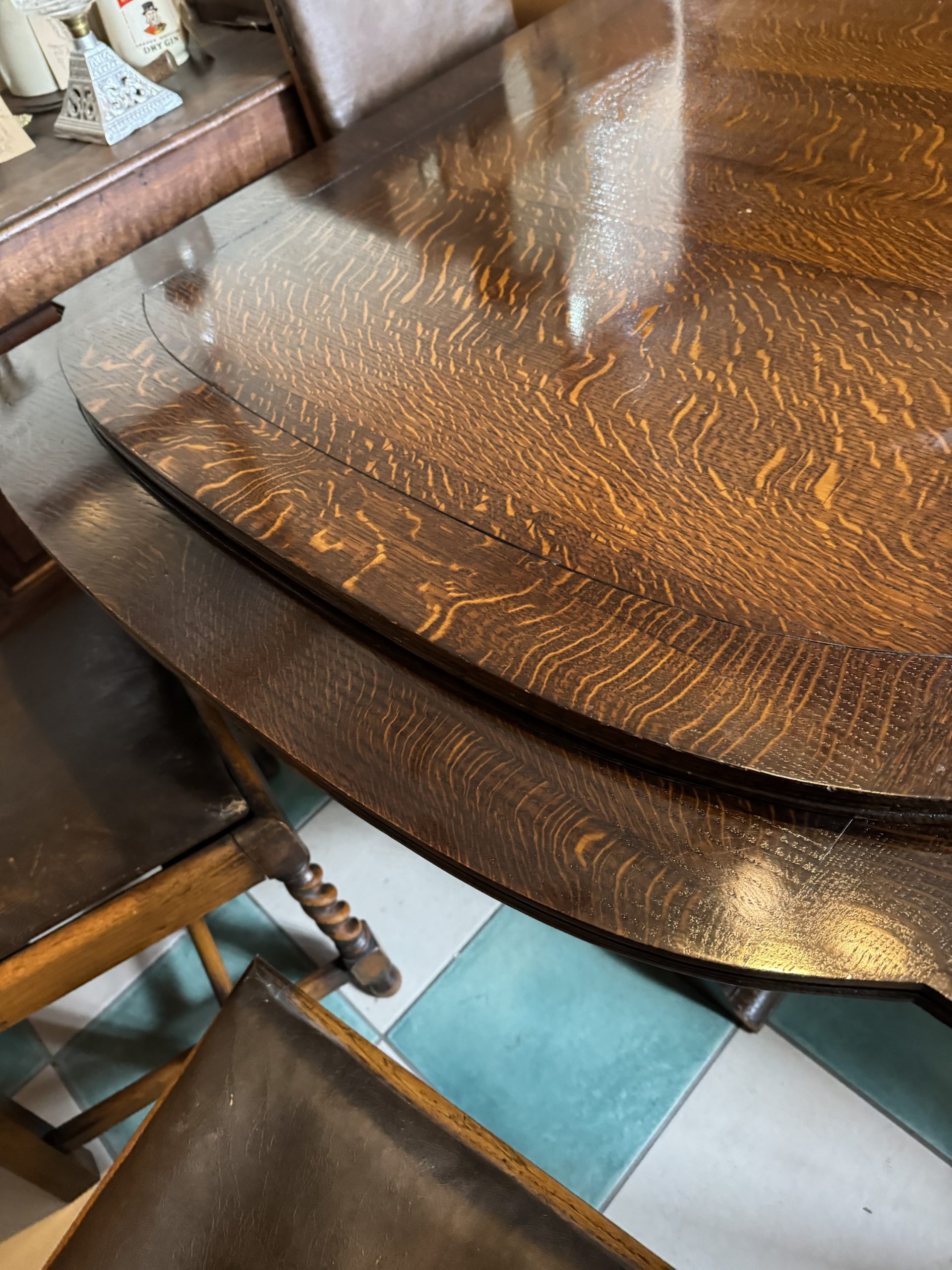 Antique 1900’s Tiger Striped Oak Draw Leaf Expanding Dining Room Table