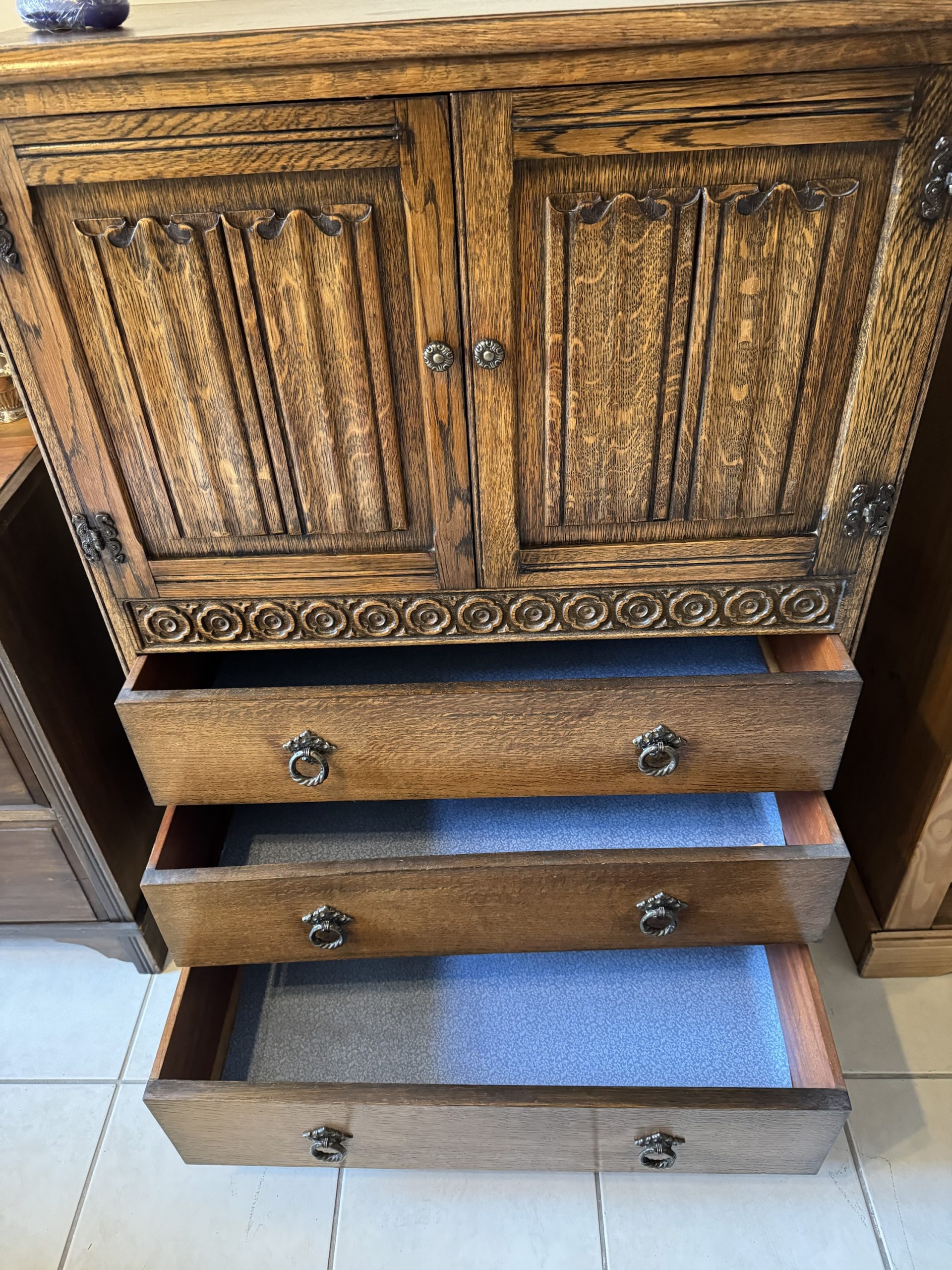 Antique Carved Oak 2 Door and 3 Draw Gentleman’s Cupboard - Image 7